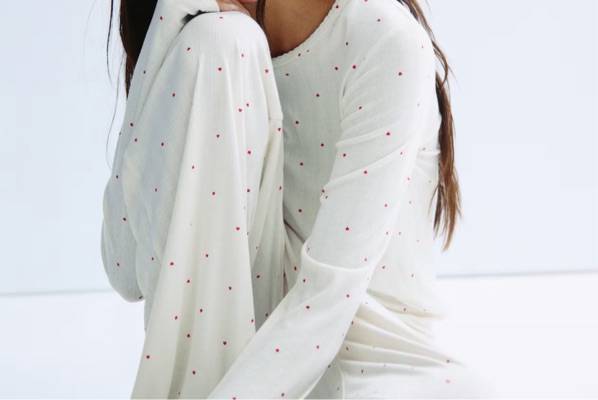 Pyjama H&M blanc avec des cœurs ♥️